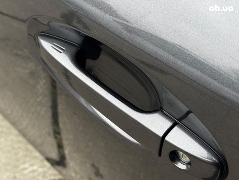 Toyota Prius V 2017 серый - фото 9