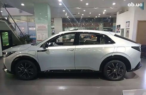 Honda e:NP2 2024 - фото 4