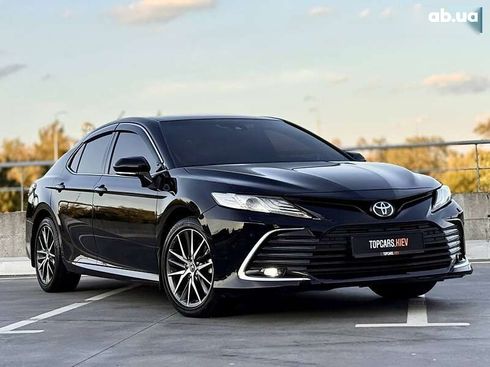 Toyota Camry 2021 - фото 2