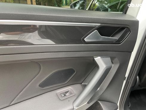 Volkswagen Tiguan 2017 белый - фото 18