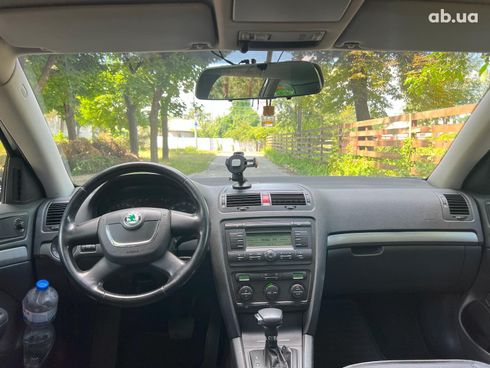 Skoda Octavia 2005 черный - фото 18