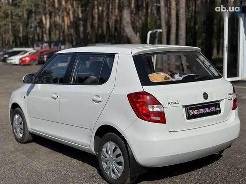 Skoda Fabia 2013 - фото 6