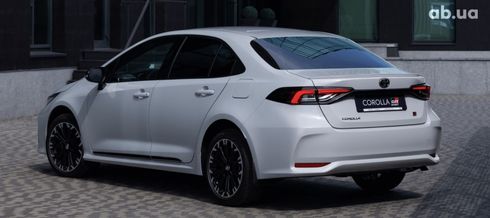 Toyota Corolla 2022 - фото 4