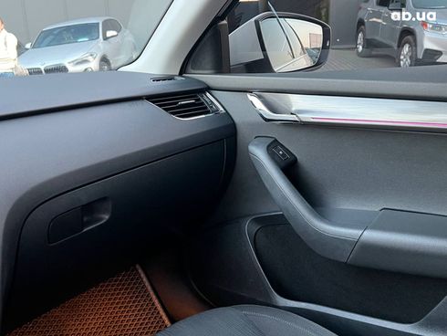 Skoda octavia a7 2018 белый - фото 33