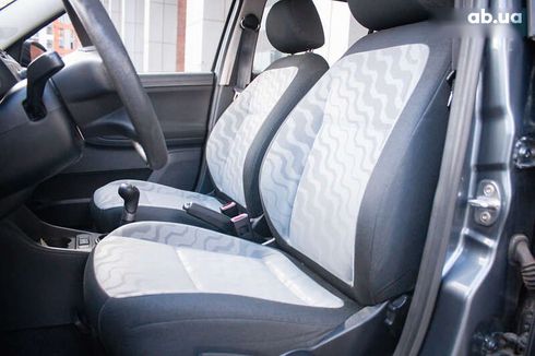 Skoda Fabia 2009 - фото 11