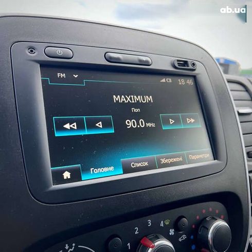 Renault Trafic 2021 - фото 28