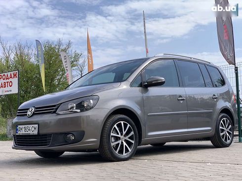 Volkswagen Touran 2011 - фото 2