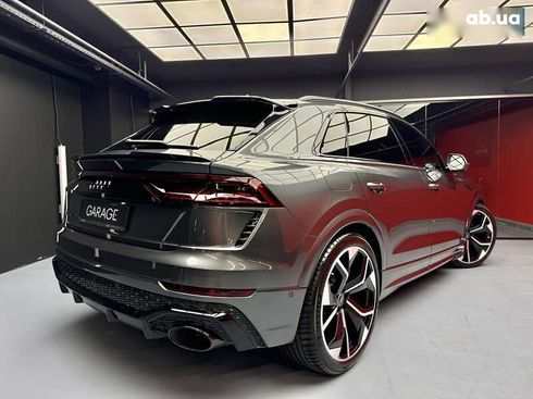 Audi RS Q8 2021 - фото 19