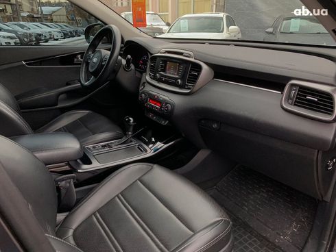 Kia Sorento 2016 серый - фото 41