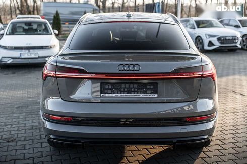 Audi E-Tron 2022 - фото 18