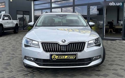 Skoda Superb 2018 - фото 2