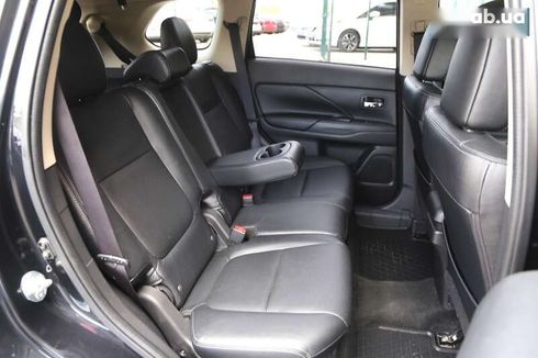 Mitsubishi Outlander 2017 - фото 10