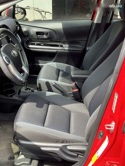 Toyota Prius 2015 - фото 18
