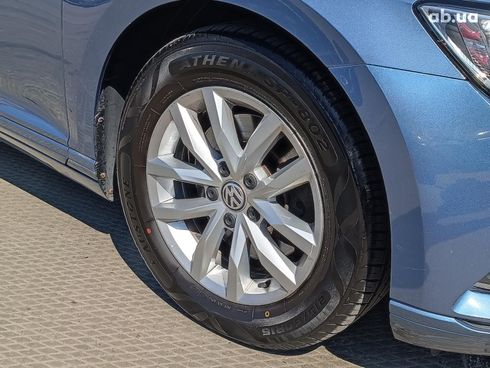 Volkswagen Passat 2015 синий - фото 6
