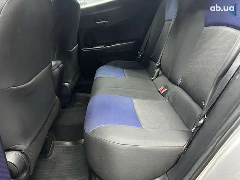 Toyota C-HR 2016 - фото 16