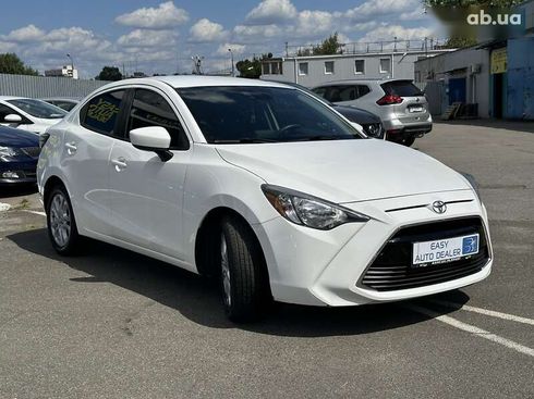 Toyota Yaris 2017 - фото 3