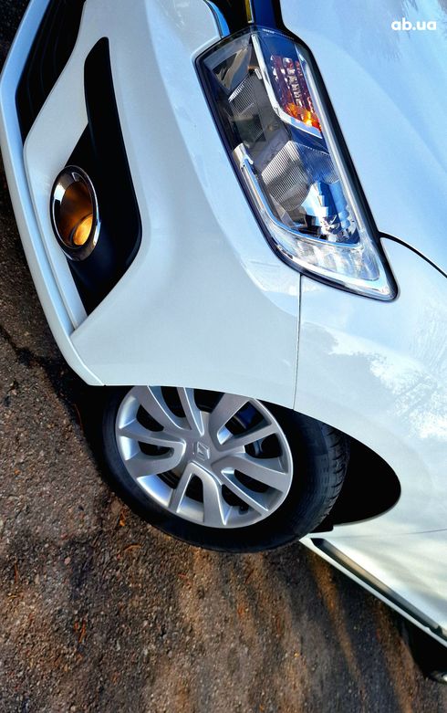 Renault Sandero 2019 белый - фото 9