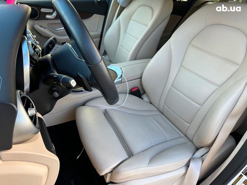 Mercedes-Benz GLC-Класс 2021 белый - фото 24