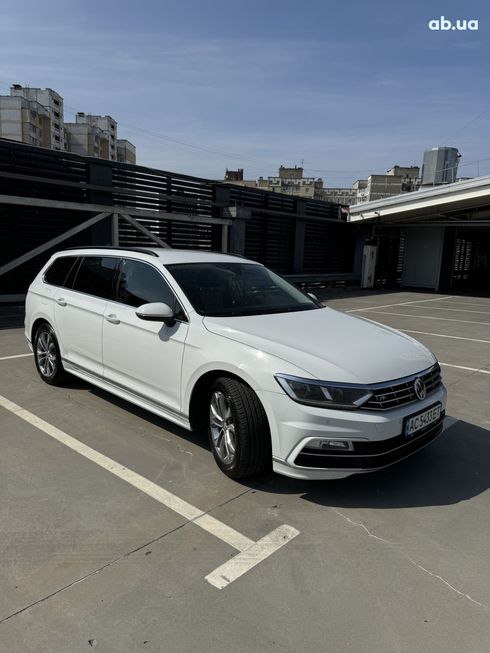 Volkswagen Passat Variant 2015 белый - фото 2