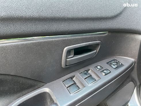 Mitsubishi Outlander 2015 серый - фото 21