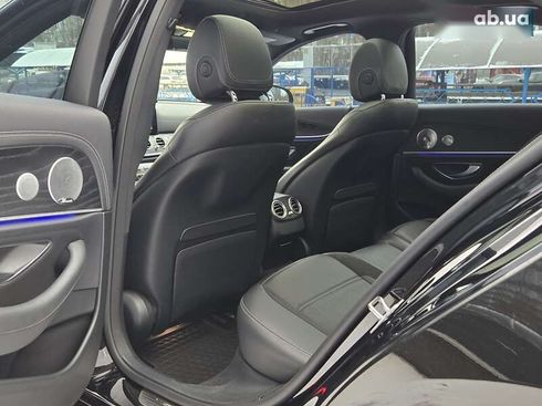 Mercedes-Benz E-Класс 2019 - фото 12