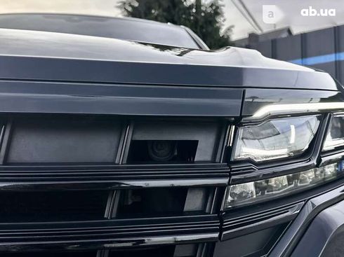 Volkswagen Touareg 2019 - фото 19