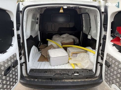 Renault Kangoo 2017 - фото 9