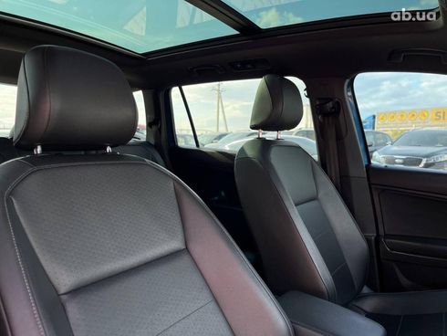 Volkswagen Tiguan 2018 синий - фото 40
