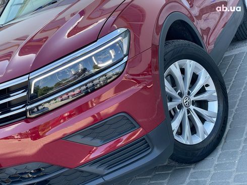 Volkswagen Tiguan 2019 красный - фото 2
