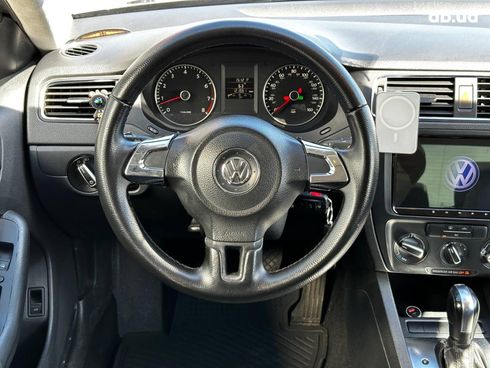 Volkswagen Jetta 2012 серый - фото 14