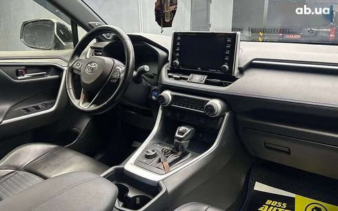 Toyota RAV4 2020 - фото 15