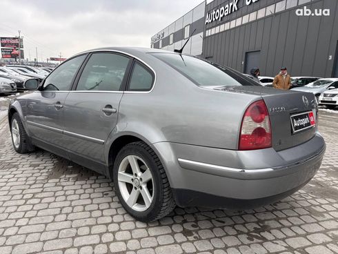 Volkswagen Passat 2005 серый - фото 7