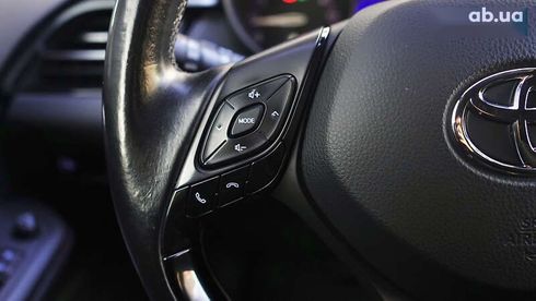 Toyota C-HR 2017 - фото 28