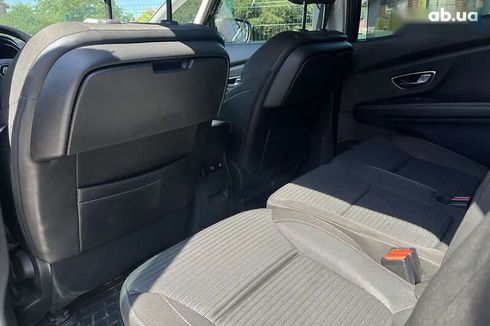 Renault Scenic 2017 - фото 19