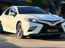 Продаж вживаних Toyota Camry 2020 року - купити на Автобазарі