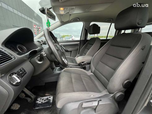 Volkswagen Touran 2012 серый - фото 23