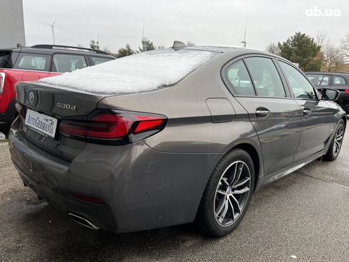 BMW 5 серия 2022 - фото 7