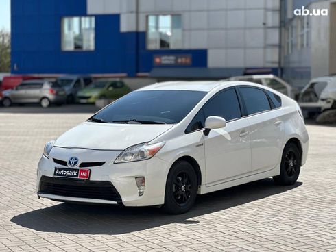 Toyota Prius 2012 белый - фото 3