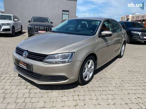 Volkswagen Jetta 2012 - фото 3