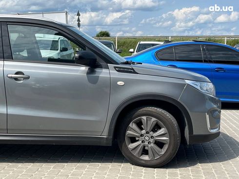 Suzuki Vitara 2019 серый - фото 29