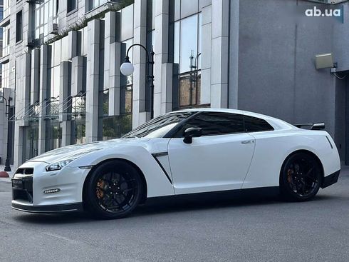Nissan GT-R 2013 - фото 14