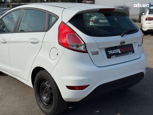 Ford Fiesta 2016 - фото 9
