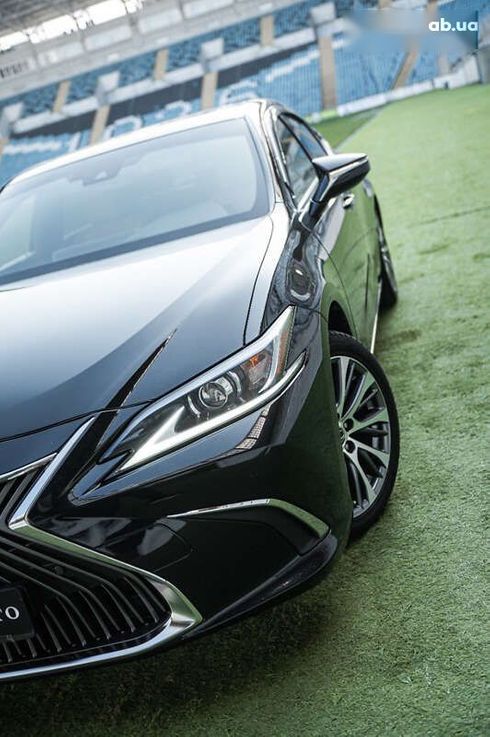 Lexus ES 2020 - фото 8