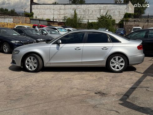 Audi A4 2010 серый - фото 2
