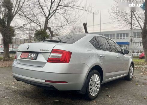 Skoda Octavia 2017 - фото 4