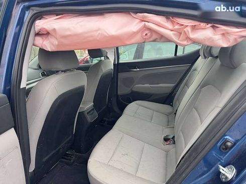 Hyundai Elantra 2017 - фото 11