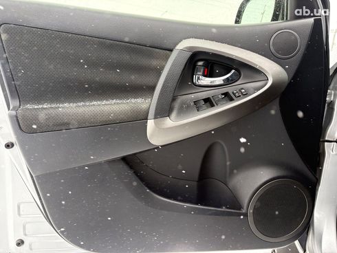 Toyota RAV4 2012 серый - фото 16