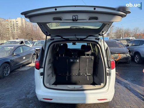 Chrysler Pacifica 2017 - фото 15