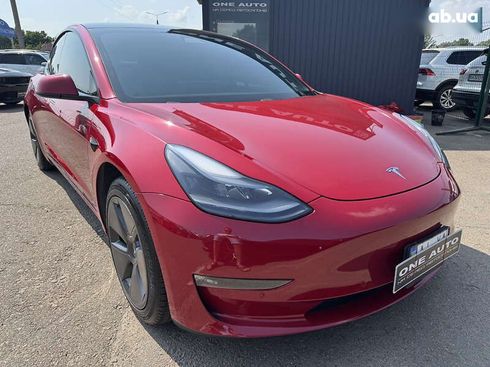Tesla Model 3 2021 - фото 4