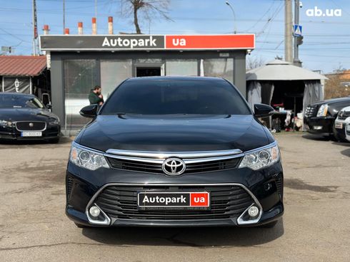 Toyota Camry 2016 черный - фото 2